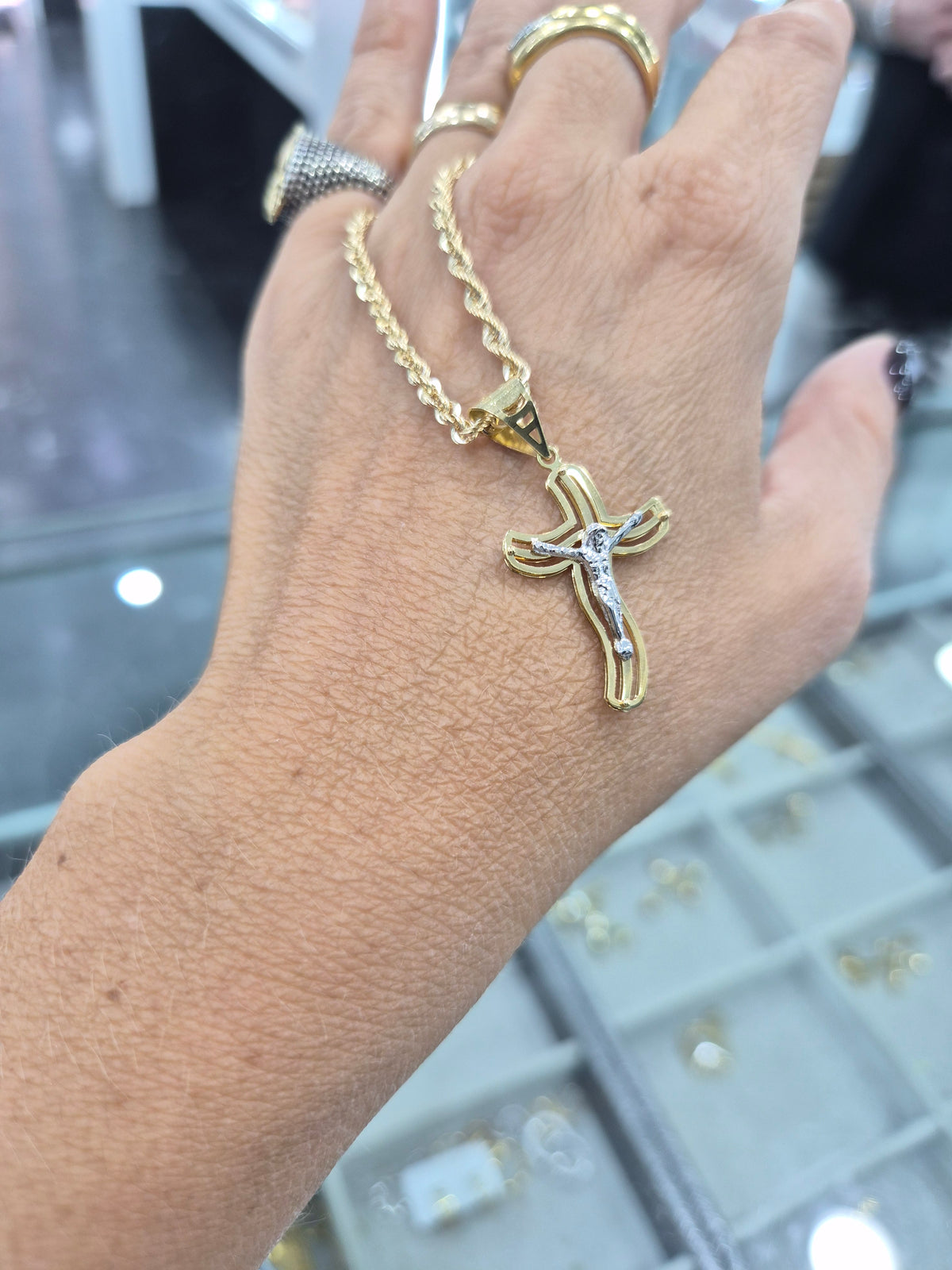 Collana e croce oro18kt